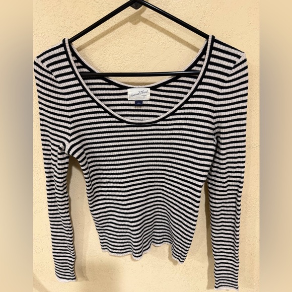 Universal Thread Tops - Universal Thread Black and White Striped Long Sleeve Tee
